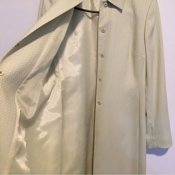 TAHARI Sleek, shimmer, hidden button, pockets, long coat with silky inner lining - Picture 3 of 7